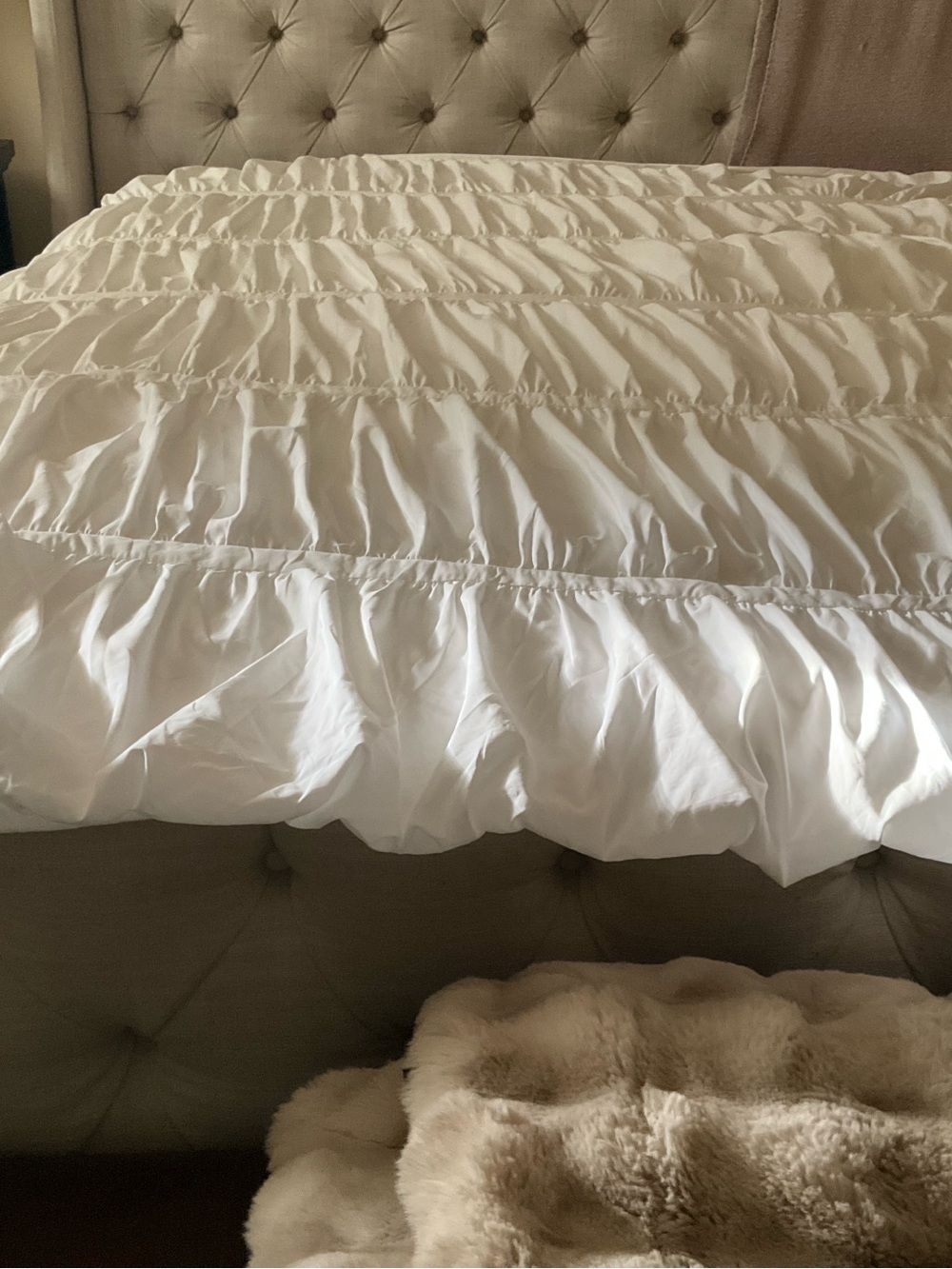 Pottery Barn White Ruched King Size Comforter